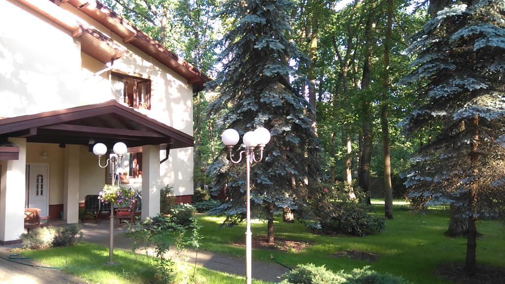 Villa Podkowa Podkowa Lesna Exterior photo